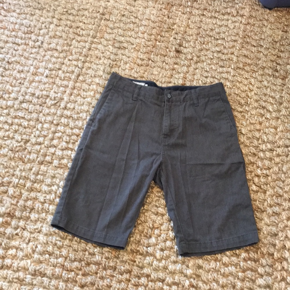 Used men’s Volcom shorts